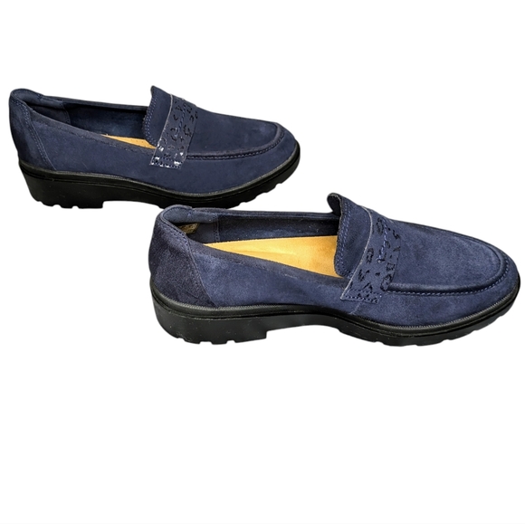 CLARKS FASHIONABLE ON TREND SUEDE CHUNKY NAVY BLUE LOAFERS WOMEN'S SZ 11 - Picture 2 of 9